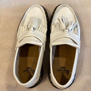 Gently used-maybe wore 5 times.  Injured my foot and shoes can’t wear. 😭